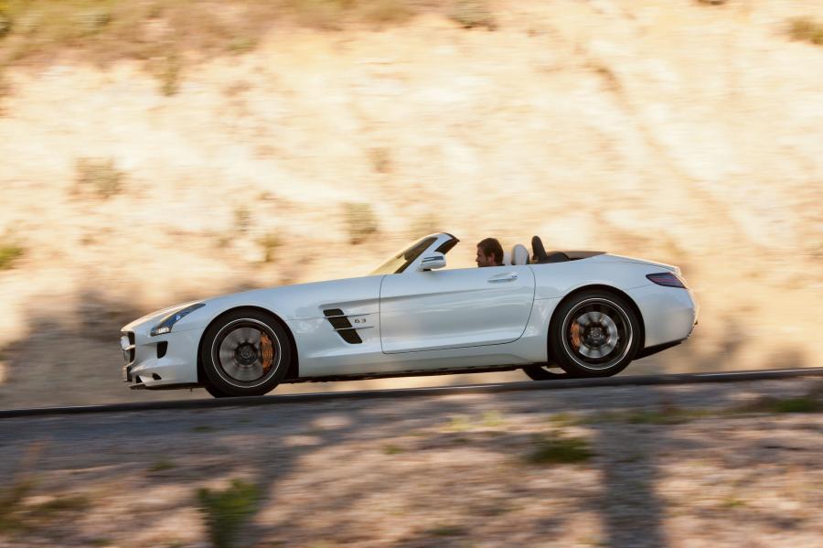  Mercedes-Benz SLS AMG Roadster 2012 года  (фото 29 из 198)